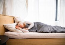 Hogyan befolyásolják a kényelmes matracok az éjszakai nyugalmat?