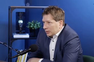 „A legtöbben rosszul állnak neki a lakásvásárlásnak” – amit az ingatlan.fm podcastban kimondtak, az sokakat meglephet