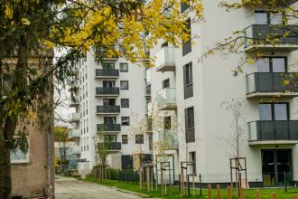 Lassan visszaáll a rend az ingatlanpiacon: 3 hónapja folyamatosan csökken a panelek ára